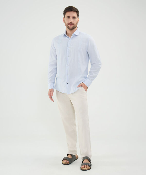 Guayabera con Bordados image number null