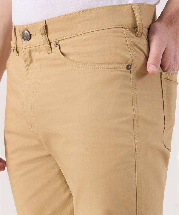 Pantalon Unicolor, 5 Bolsillos, Silueta Regular Fit image number null
