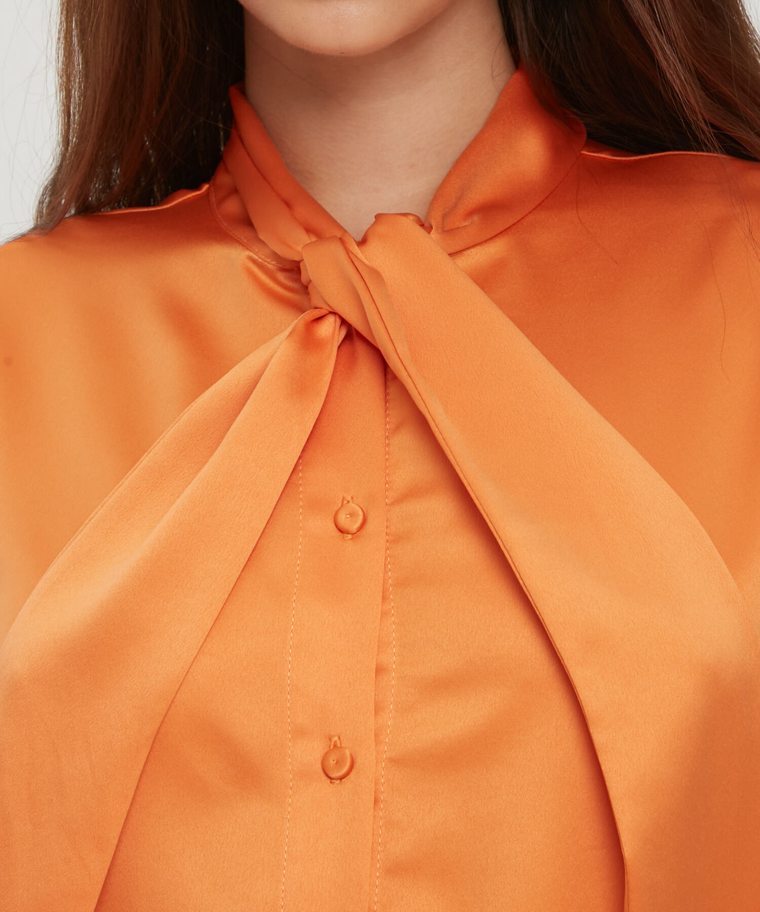 Blusa Manga Larga Cuello Corbata Unicolor