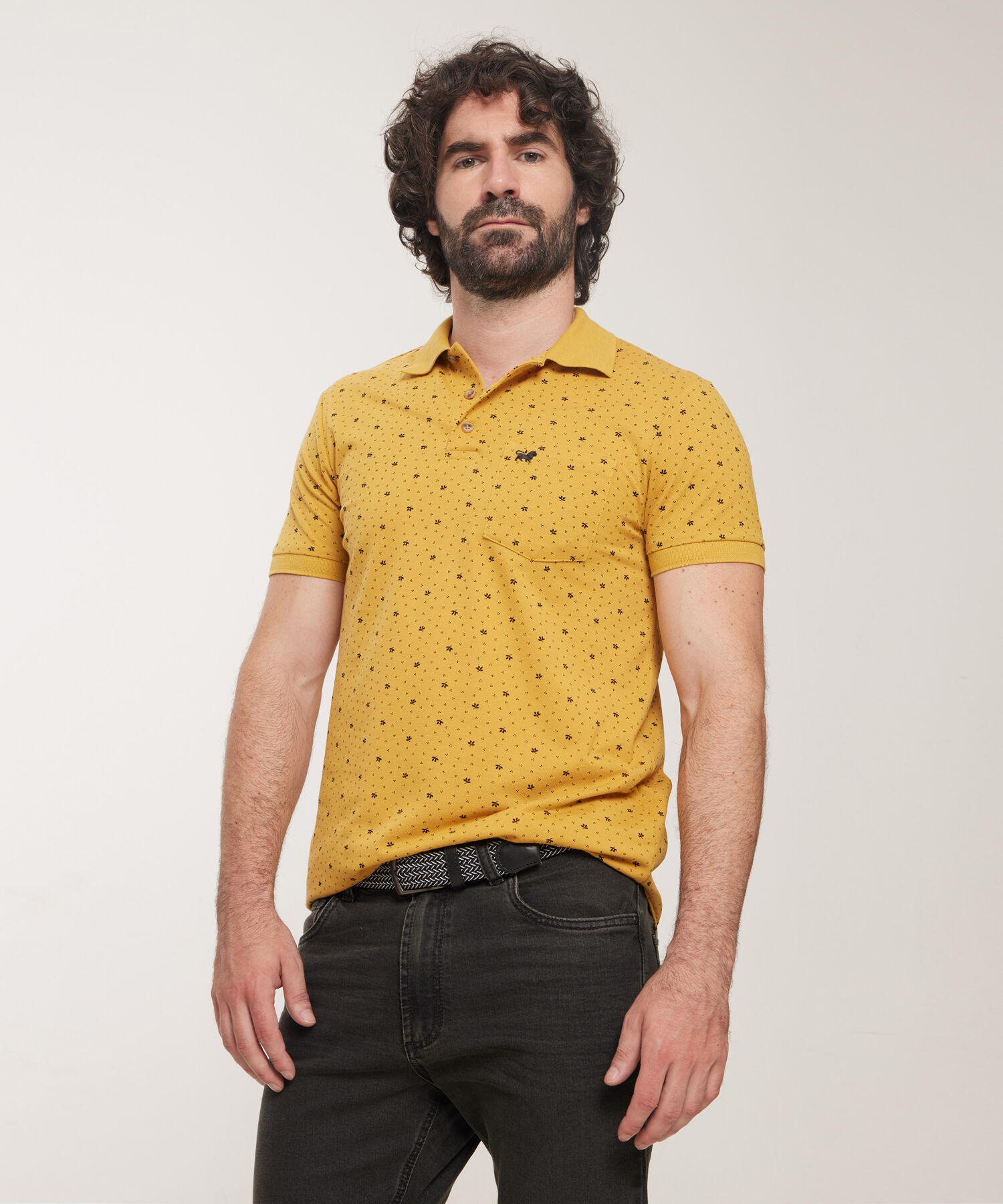 Polo Estampada, Cuello Y Puños Tejidos Con Bolsillo, Silueta Slim Fit, Safari Soft Línea Moda