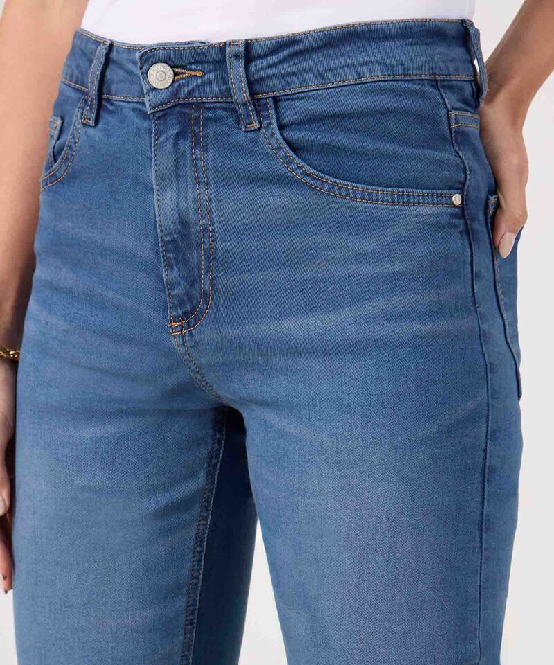 Jeans En Tono Azul 