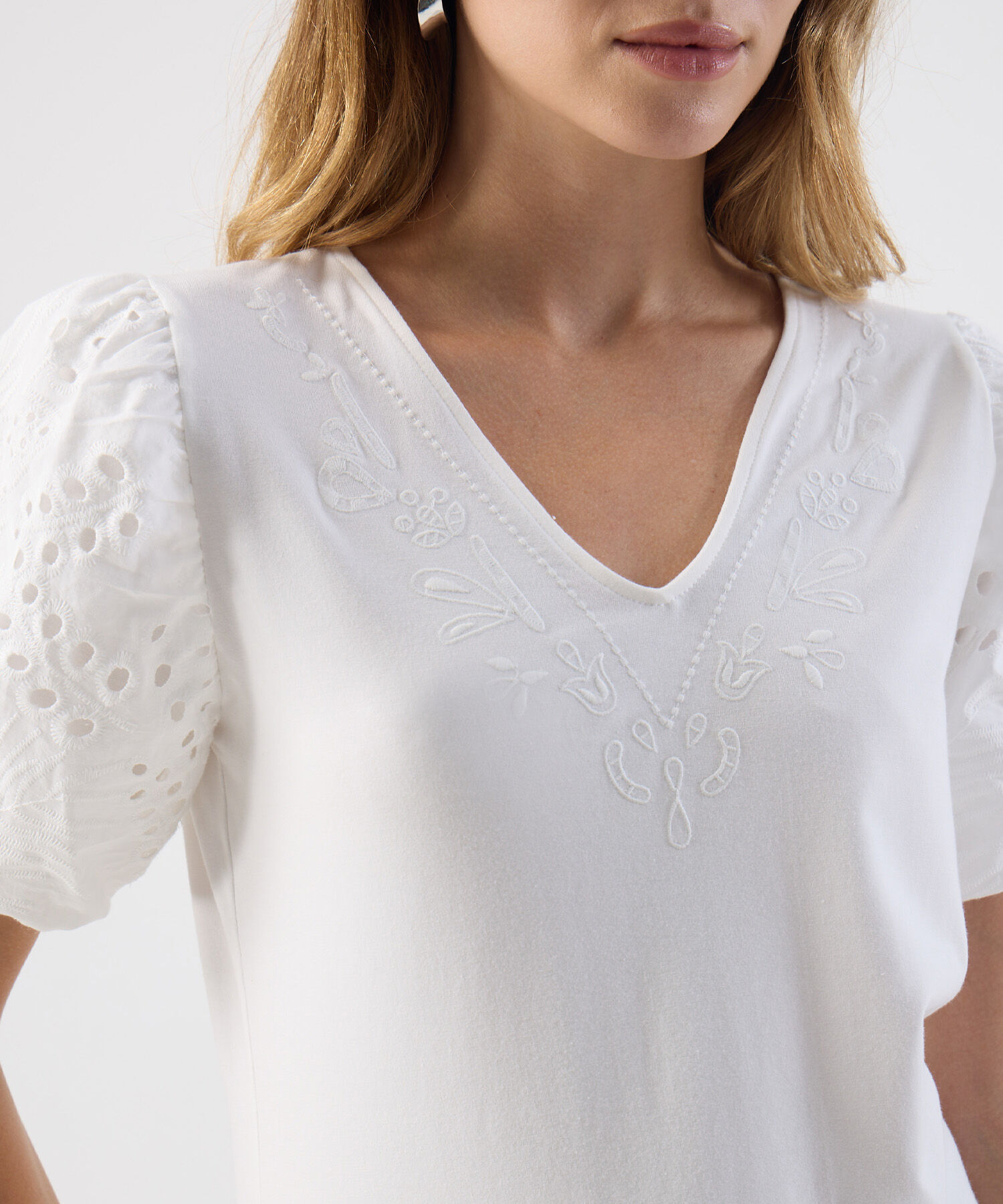 Camiseta Casual Mangas De Ojalillo Para Mujer