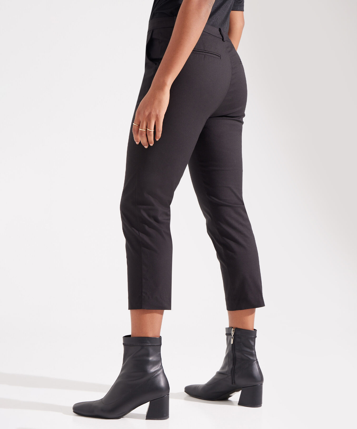 Pantalón Capri Con Bolsillos