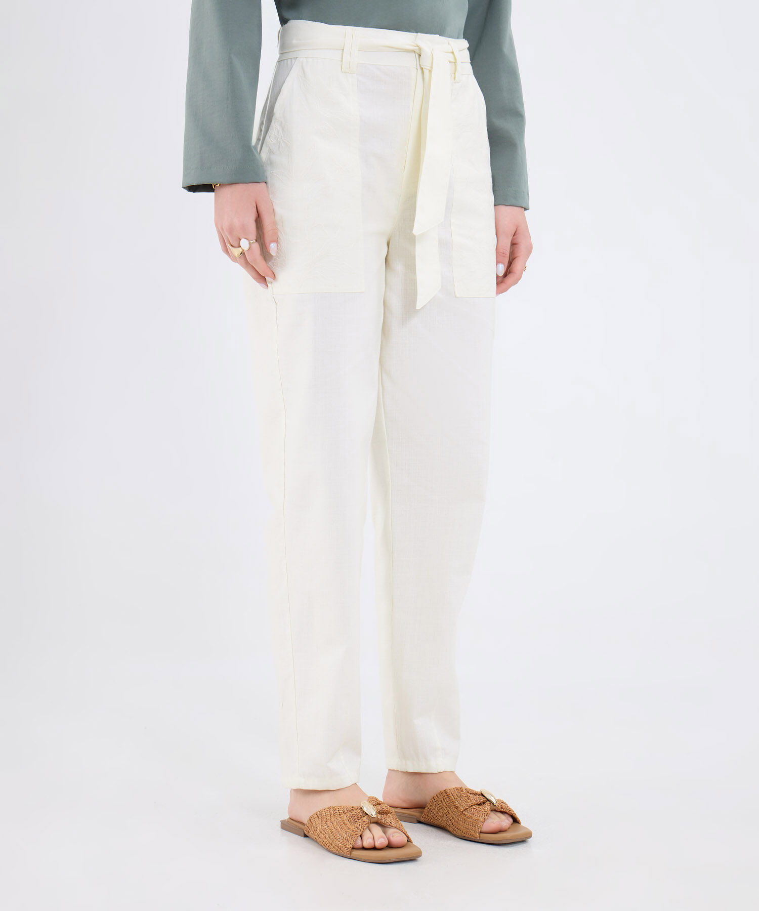 Pantalón Unicolor Con Cinturon