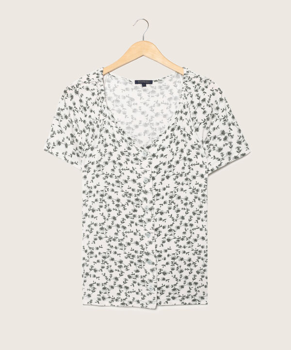 Camiseta Estampada Cuello V, Manga Corta Con Recogido Y Botonadura En Centro Frente