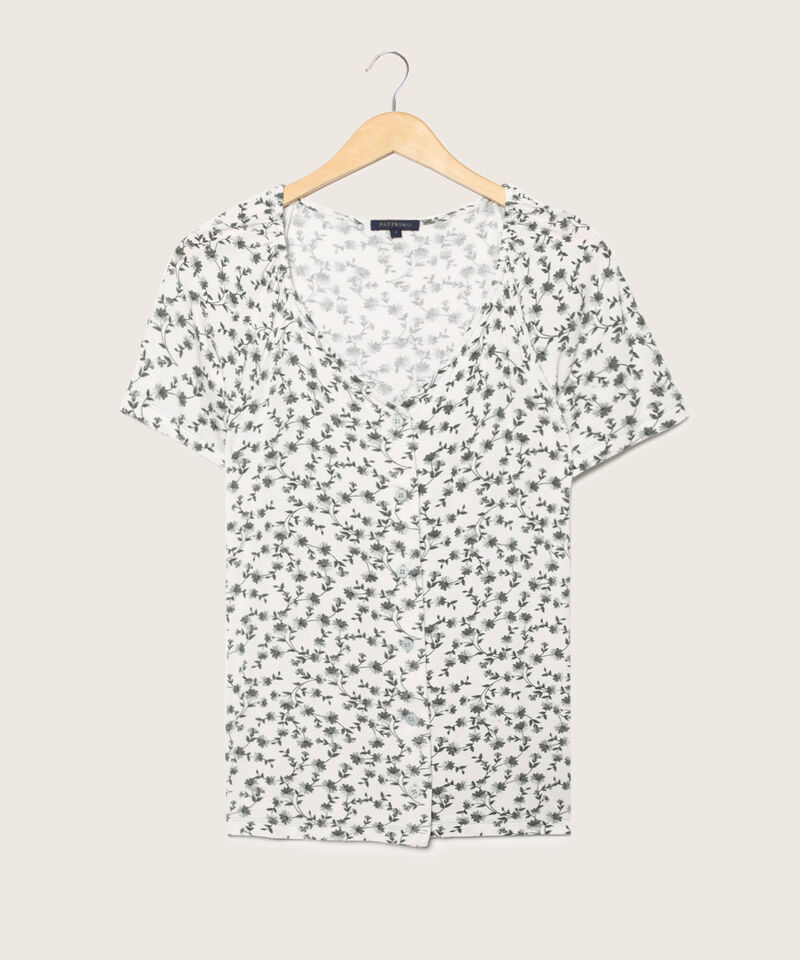 Camiseta Estampada Cuello V, Manga Corta Con Recogido Y Botonadura En Centro Frente