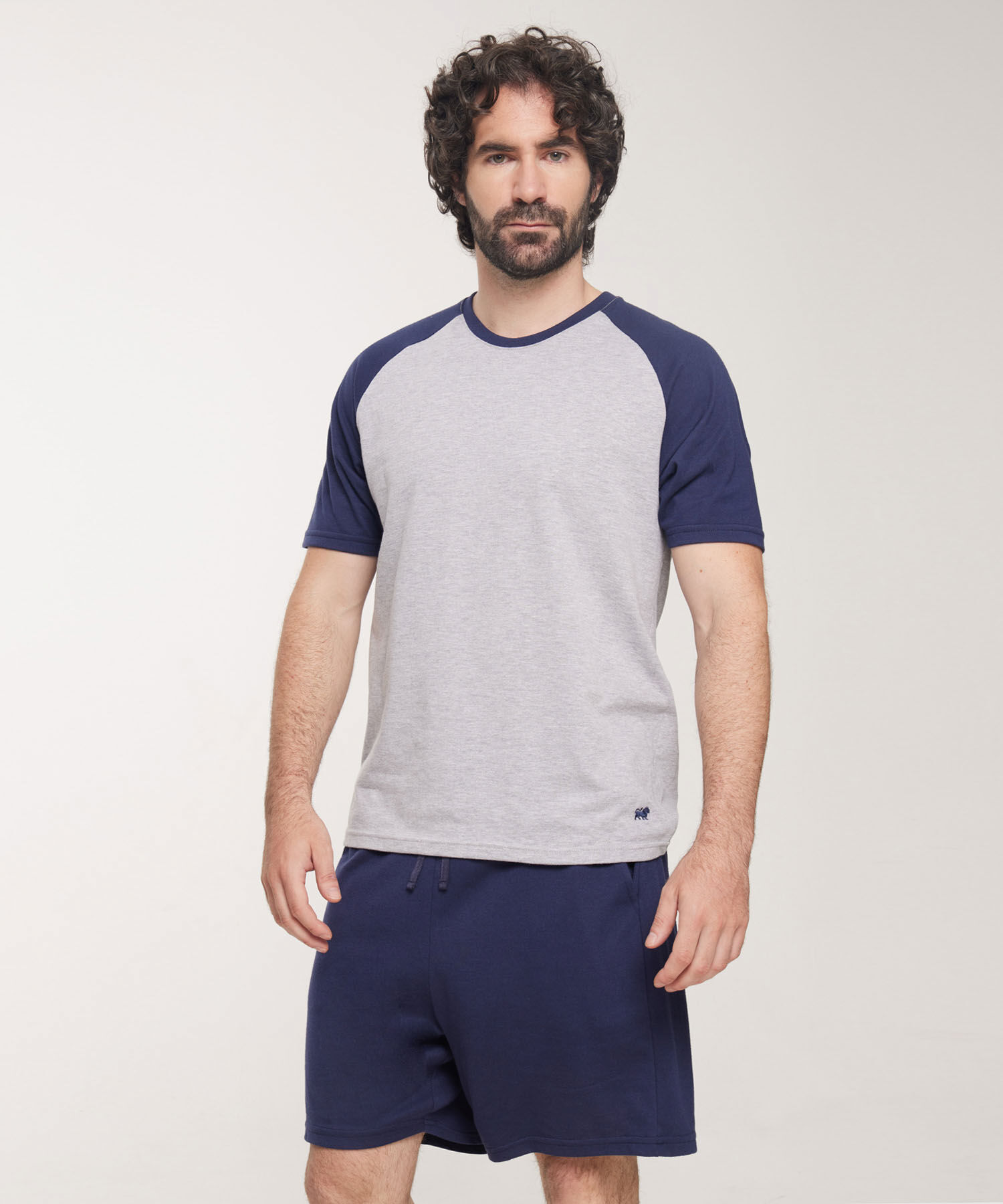 Pijama Camiseta Bicolor Cuello Redondo, Manga Corta Y Pantaloneta Con Hiladillo