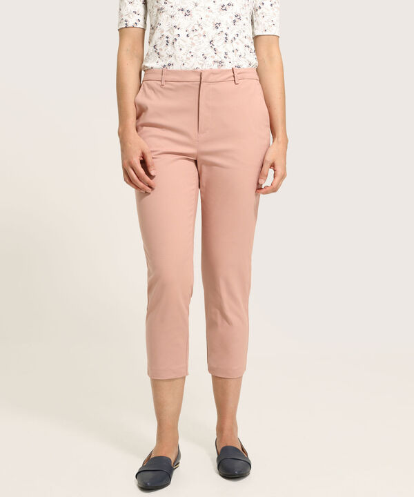 Pantalon Capri Bolsillos
