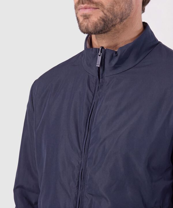 Chaqueta Doble Faz con Cuello Alto Hombre