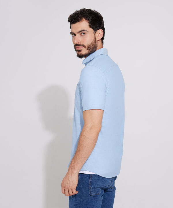Camisa Unicolor Manga Corta Con Bolsillo Y Silueta Slim Fit