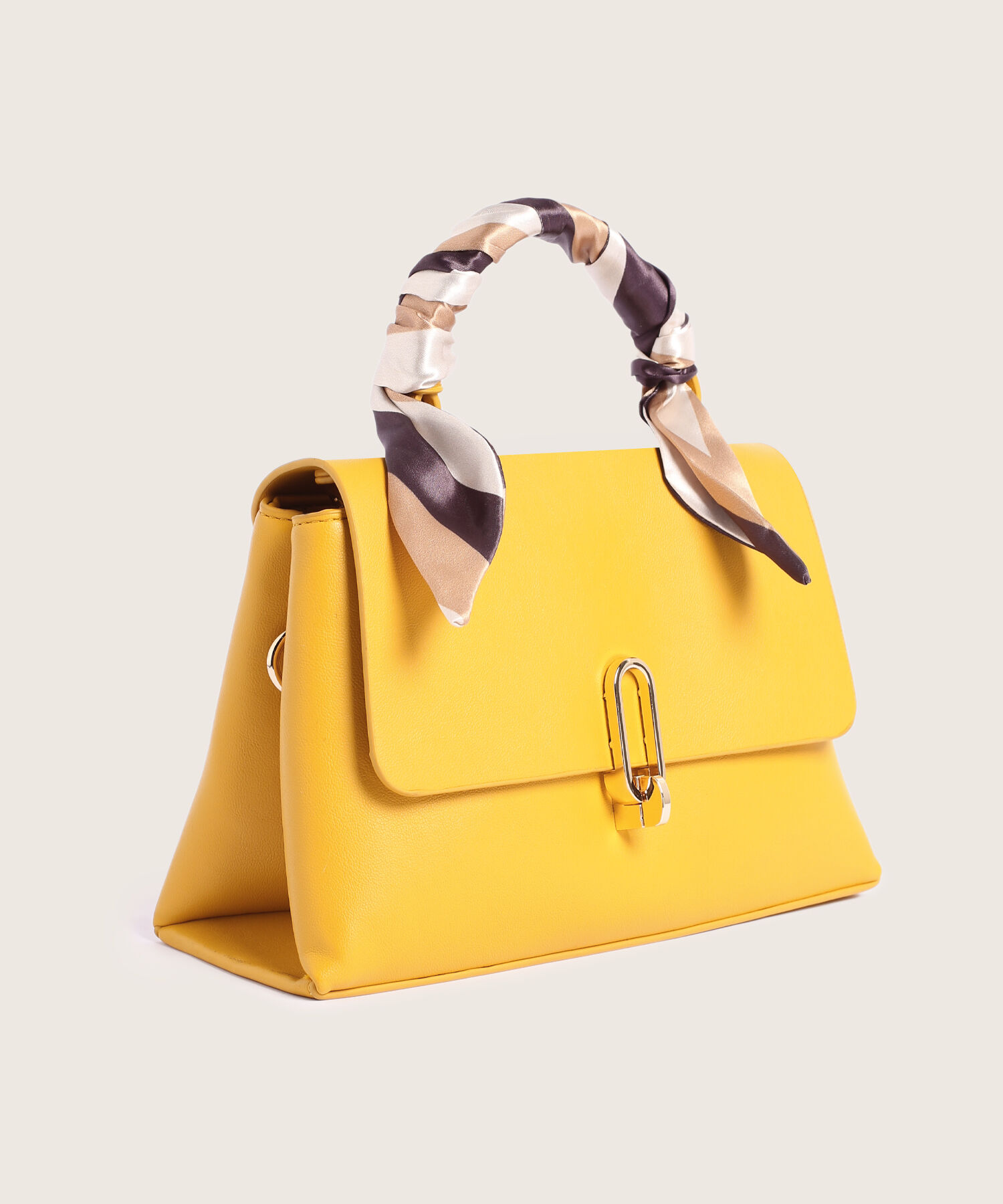 Bolso Con Pañuelo En Manija