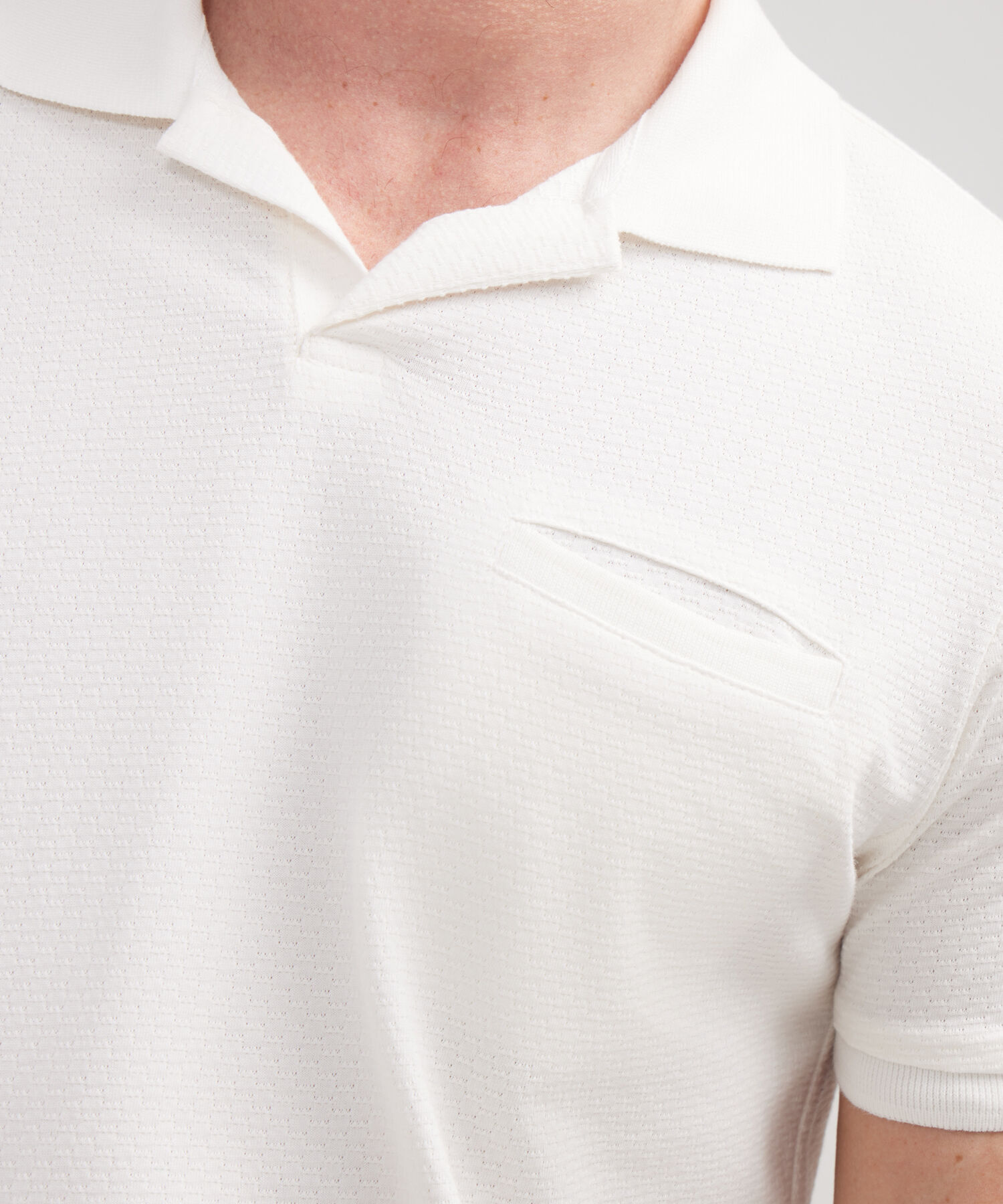 Polo Unicolor Cuello Y Puños Tejidos