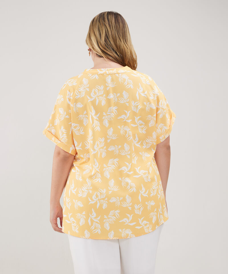 Blusa Manga Corta Con Corte En Frente