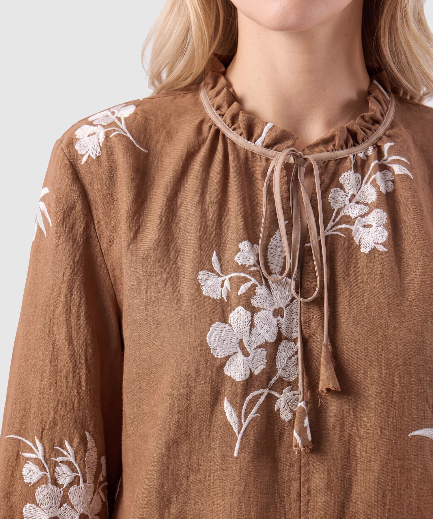 Blusa Con Cuello De Volantes Y Manga Globo
