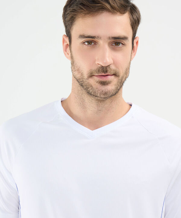 Camiseta Deportiva Cuello en V image number null