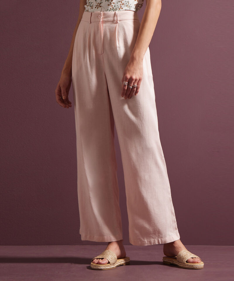 Pantalón Unicolor Tiro Alto Con Prenses, Bota Recta, Bolsillos Laterales Y Ribetes Traseros