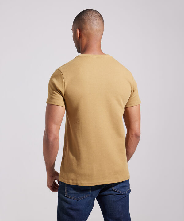 Camiseta Manga Corta Unicolor Cuello Henley