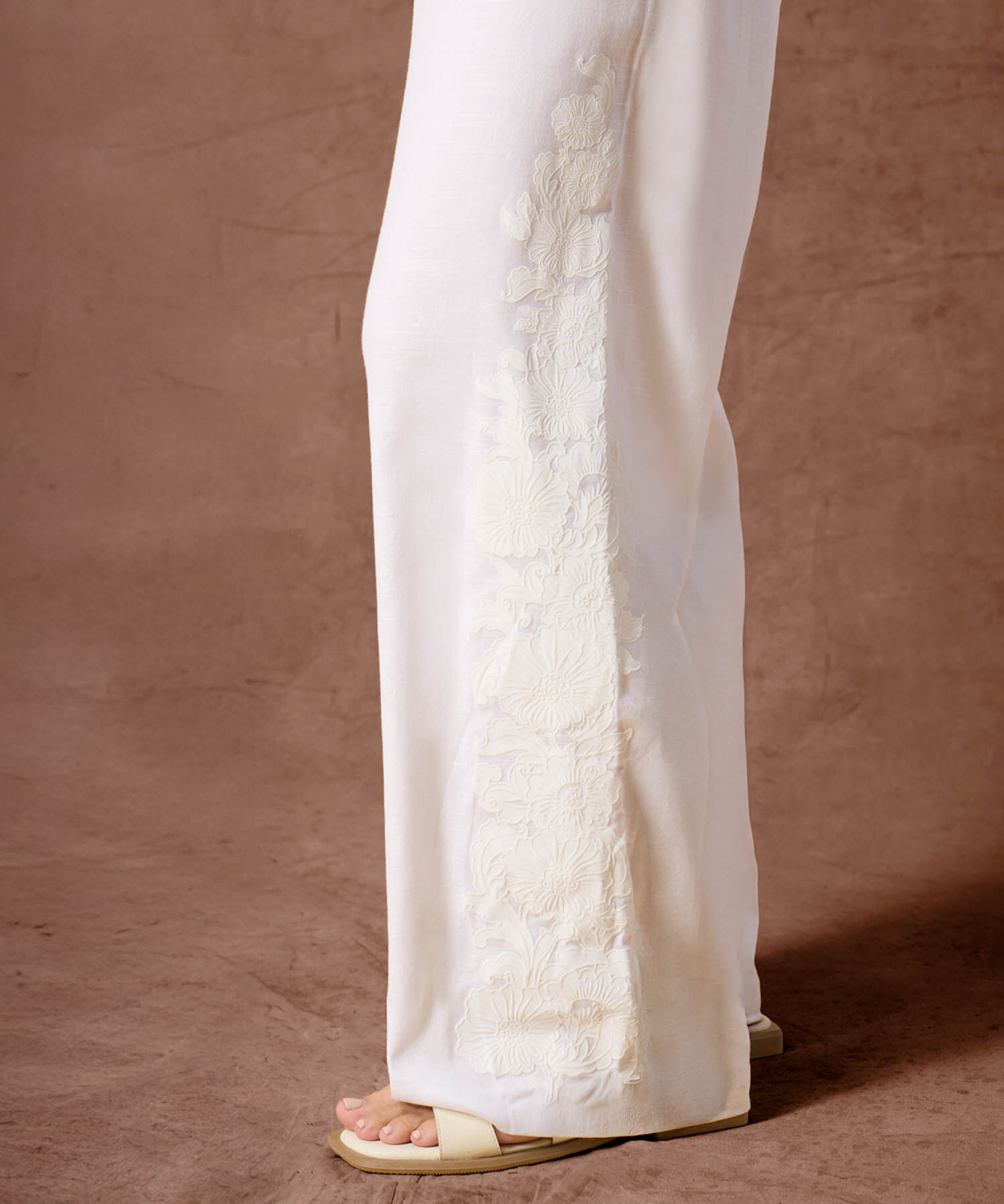 Pantal&oacute;n Fluido con Bordado