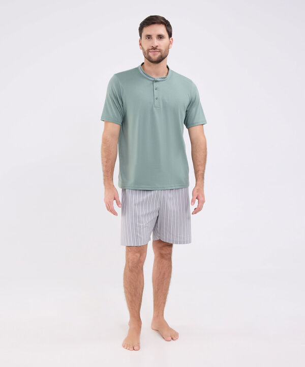 Conjunto de Pijama manga corta cuello henley con vena en contraste y pantaloneta preteñida para hombre image number null