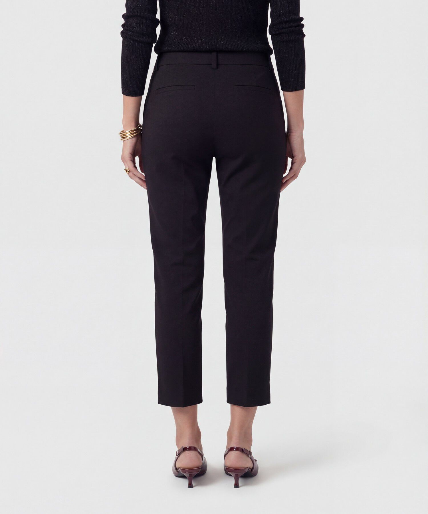 Pantal&oacute;n Capri Con Bot&oacute;n A Contraste Para Mujer