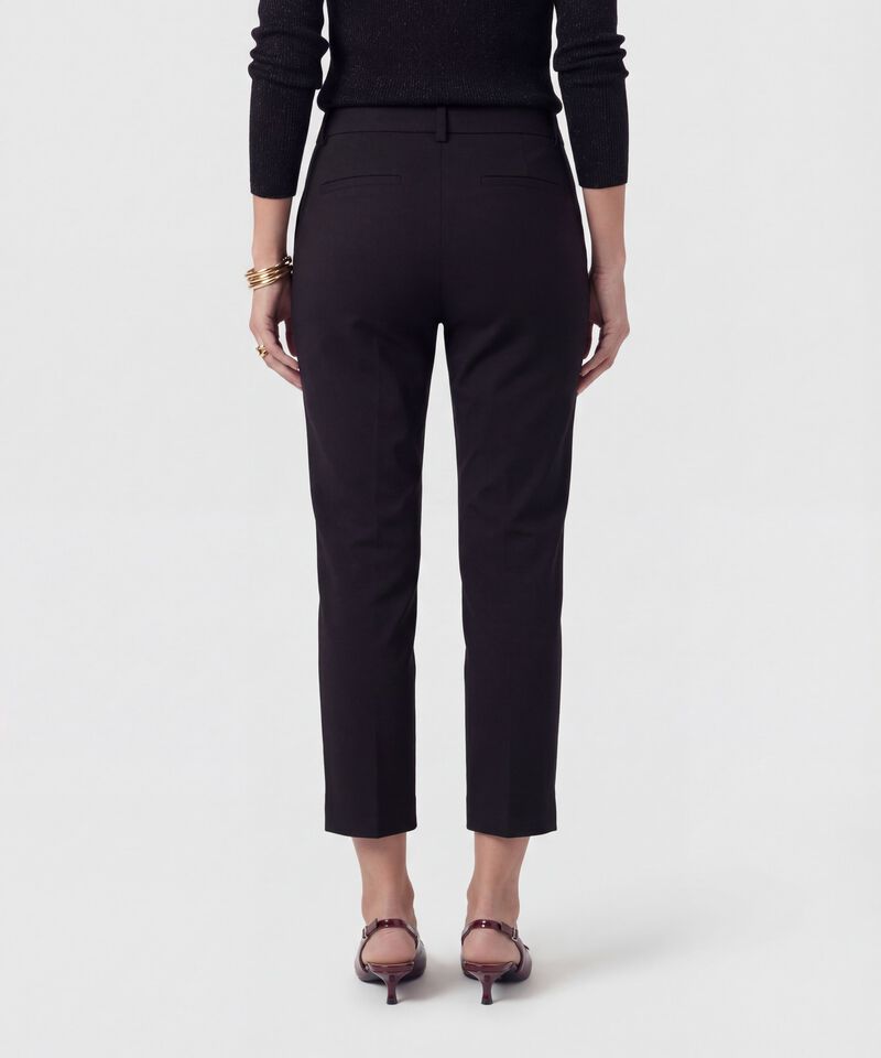 Pantal&oacute;n Capri Con Bot&oacute;n A Contraste Para Mujer