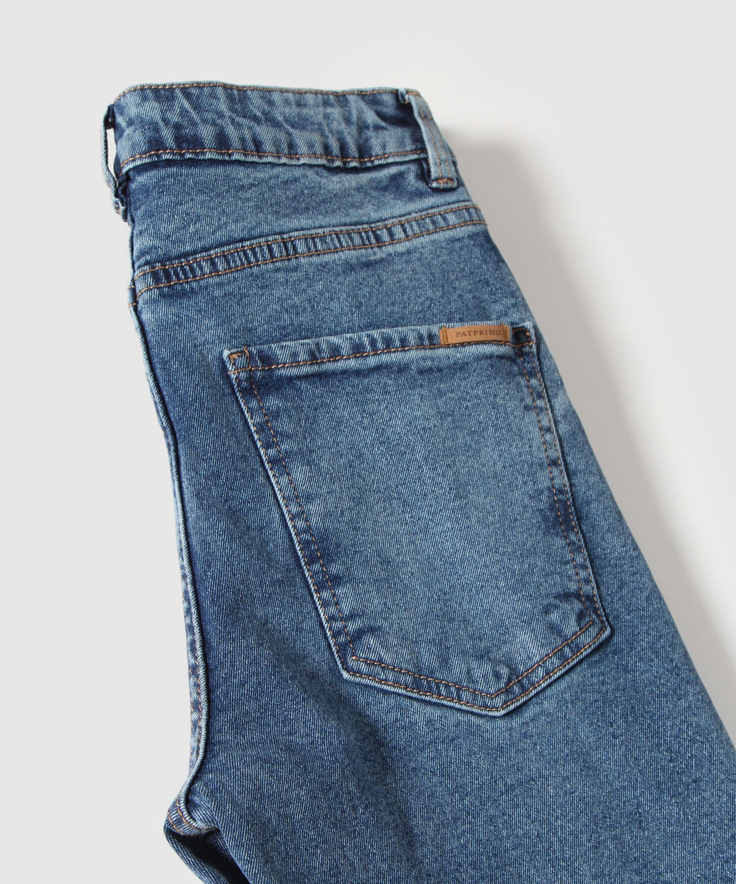 Jean Bootcut Tono Azul Medio
