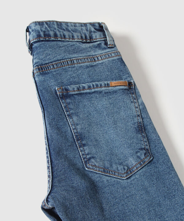 Jean Bootcut Tono Azul Medio