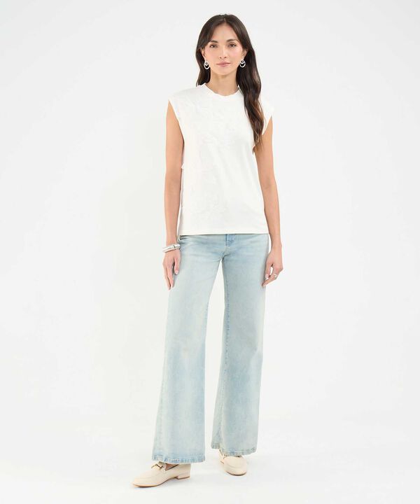 Camiseta con Apliques Florales image number null