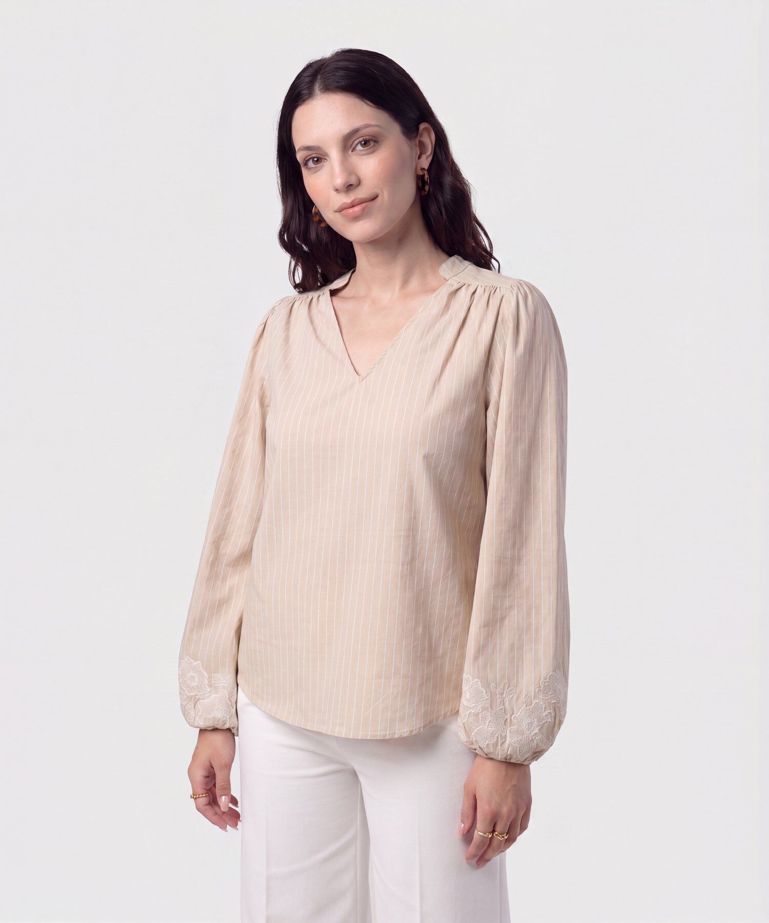 Blusa con Bordado en Pu&ntilde;os para Mujer