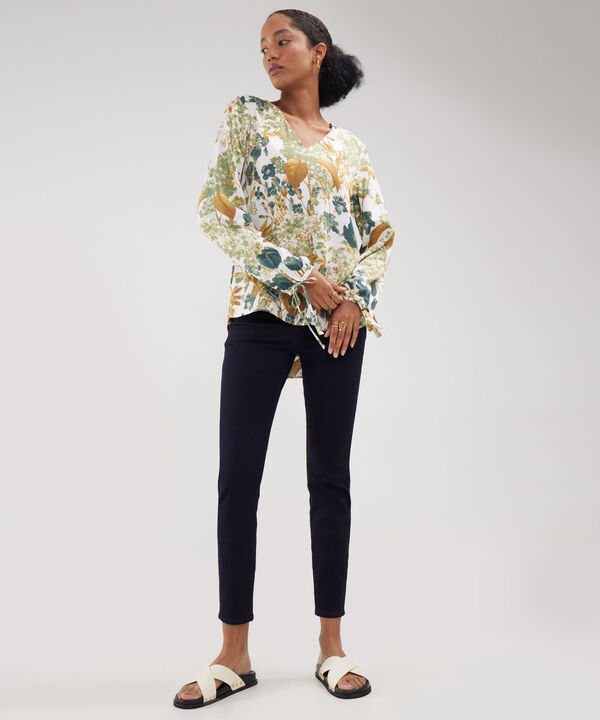 Blusa Estampada Escote V