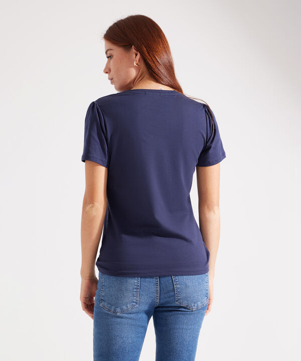 Camiseta Estampada con Escote en V