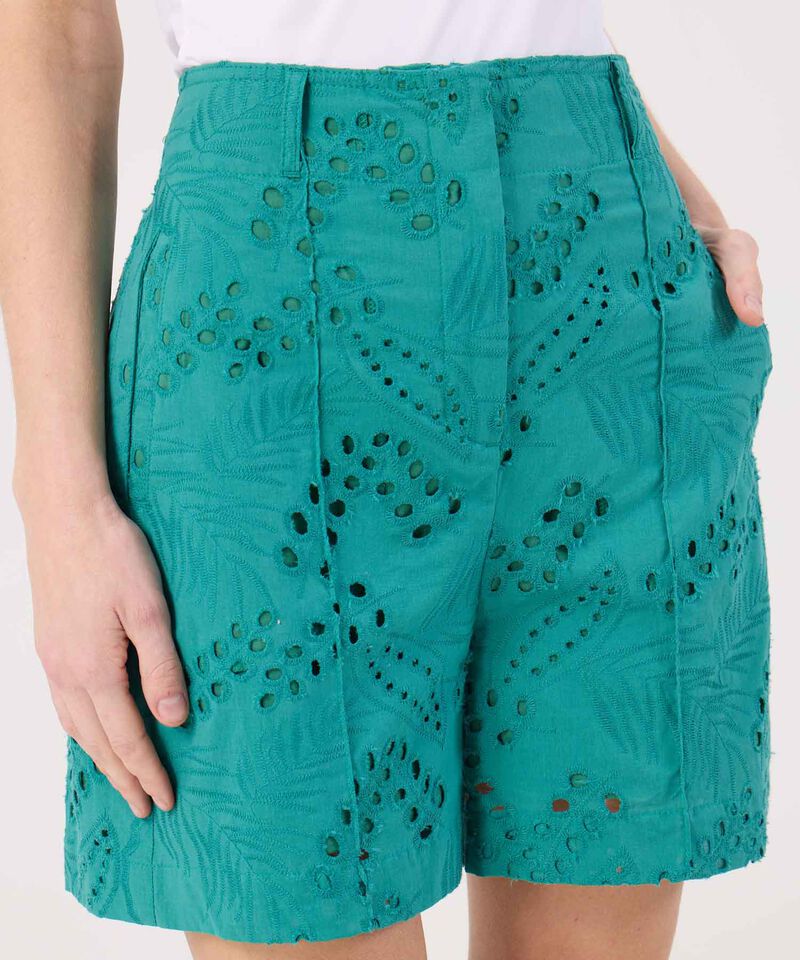 Short Unicolor En Ojalillo