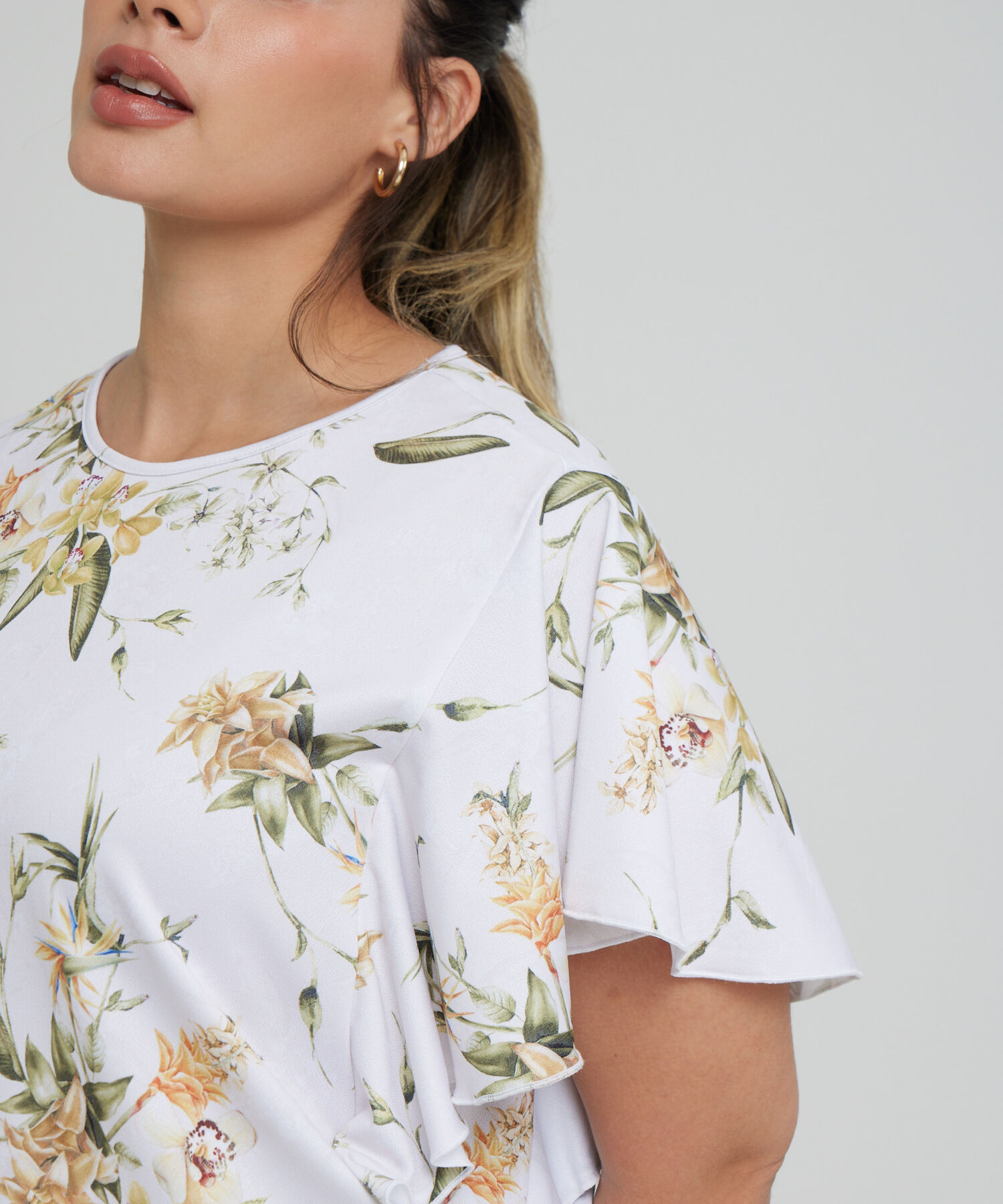 Camiseta Cuello Redondo Con Manga Corta Volada