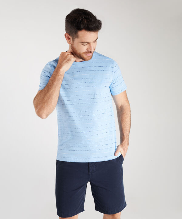 Camiseta Estampada Manga Corta, Cuello Redondo En Rib, Traveling Wave Línea Moda
