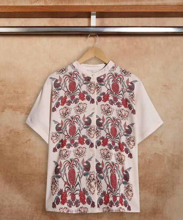 Blusa Estampada Manga Corta Campaña Beatriz Camacho image number null