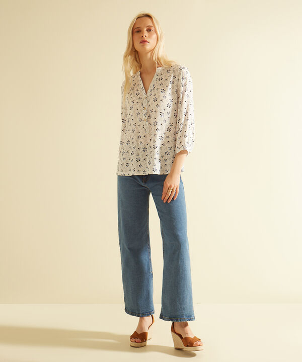 Blusa Manga 3/4 Con Botones En Frente Estampada Monoproducto image number null