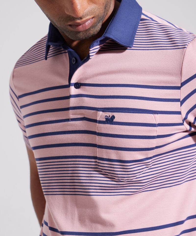 Polo Preteñida Cuello Duro Con Bolsillo, Pechera Y Banda En Contraste Unicolor, Silueta Regular Fit