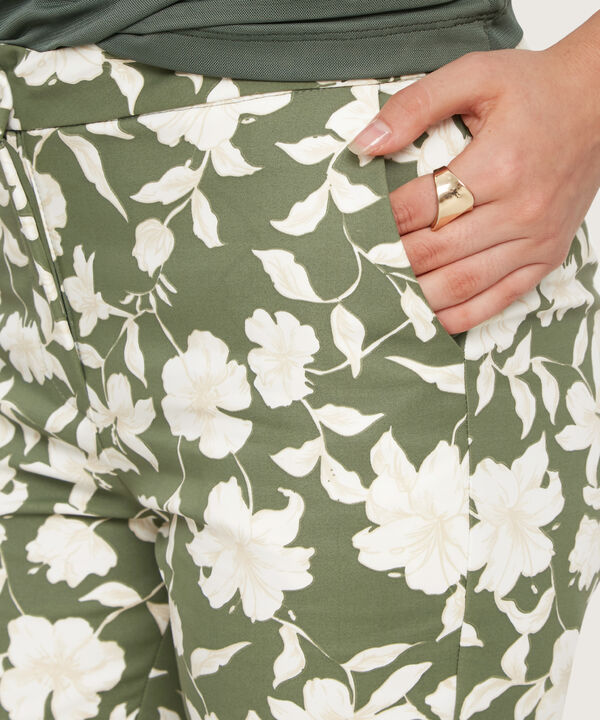 Pantalón Clásico Estampado image number null