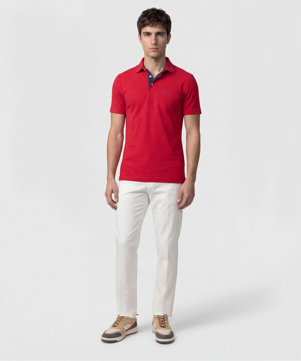 Polo Unicolor, Cuello Duro Con Bolsillo Y Silueta Regular Fit