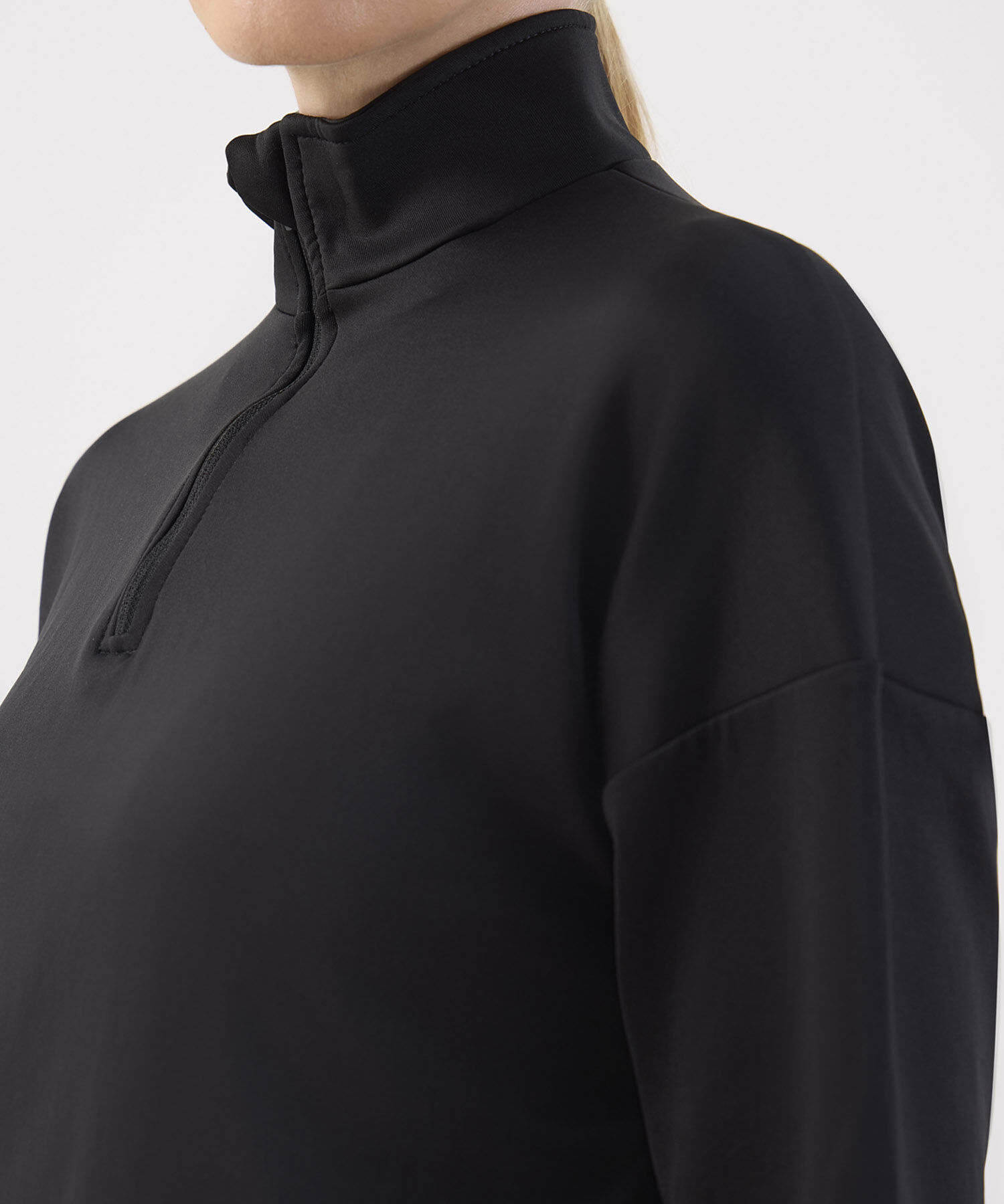 Buzo Unicolor Cuello Alto 