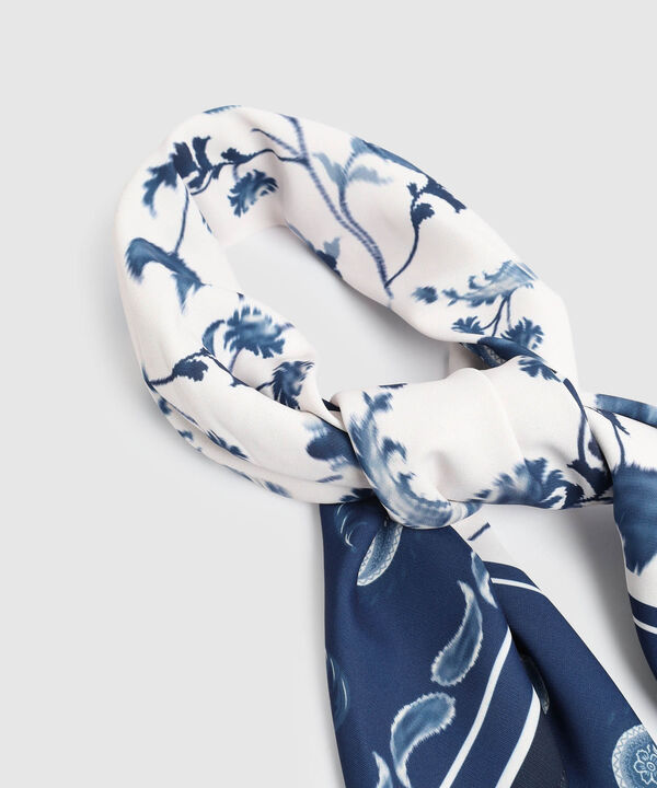 Pa&ntilde;oleta Cuadrada Estampada Para Mujer