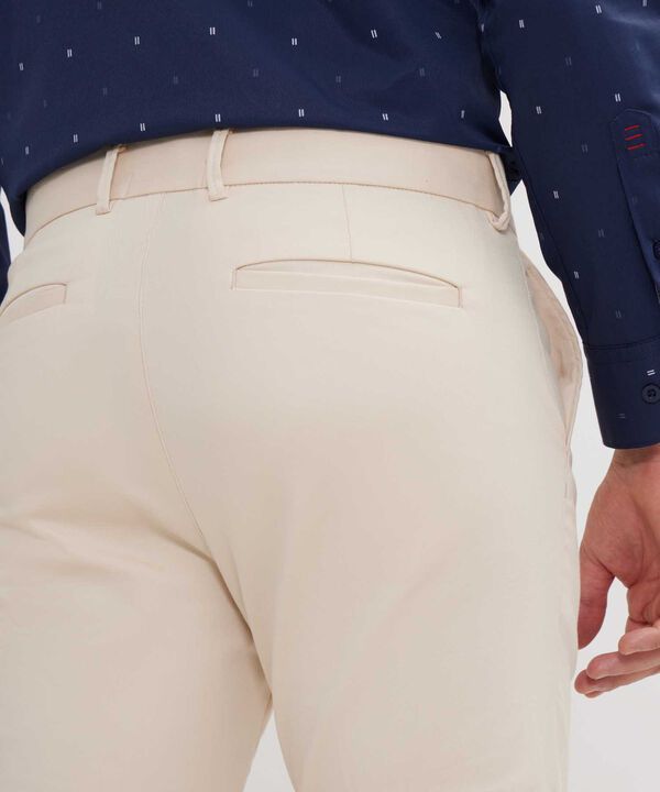 Pantalon Chino Unicolor Silueta Regular Fit
