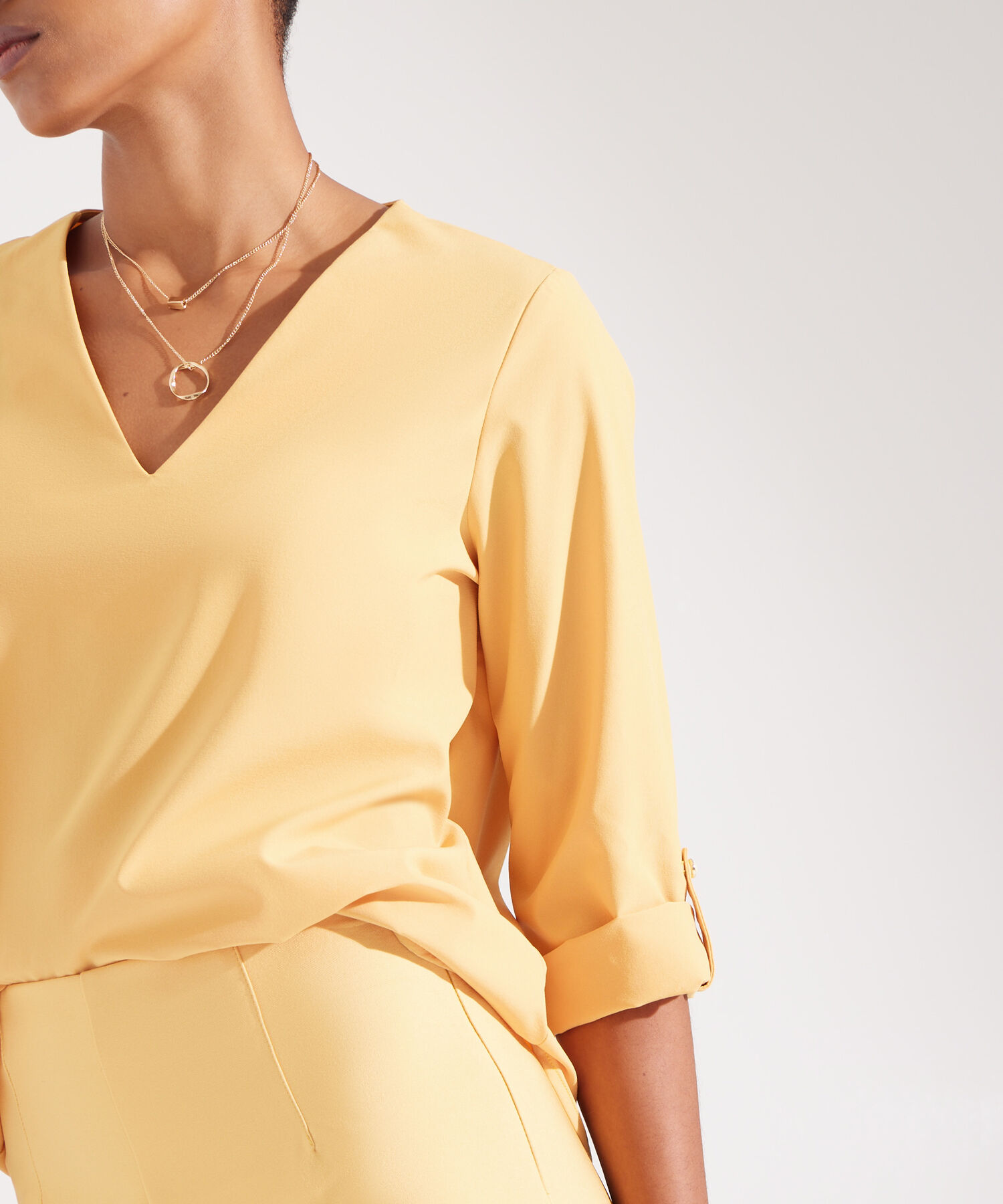 Blusa con Escote en V