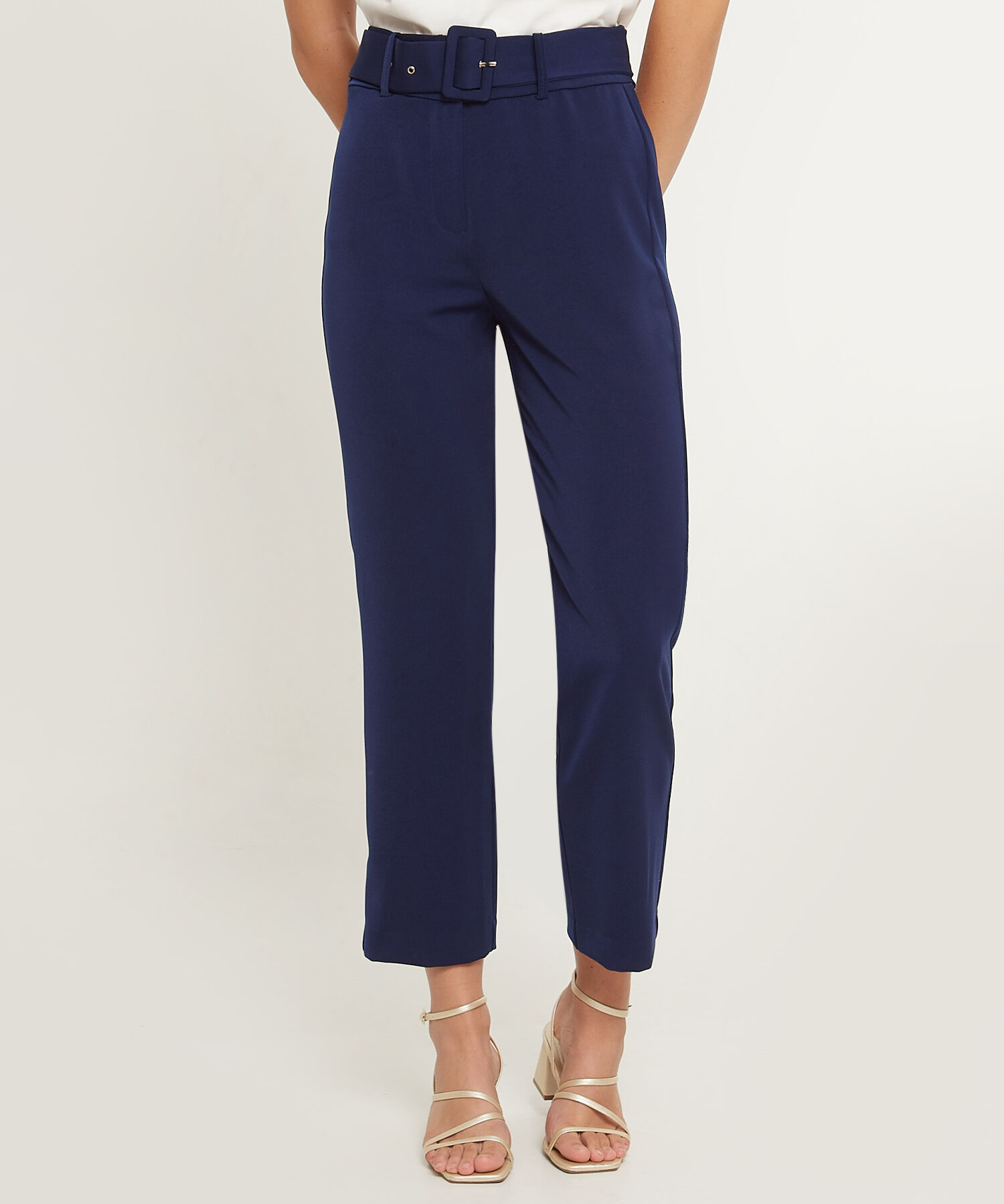 Pantalón Tobillero Con Cinturón