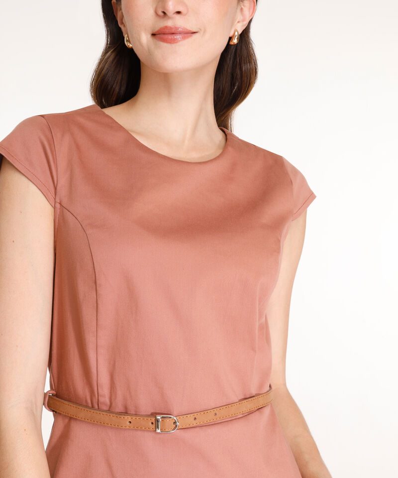 Vestido Manga Corta Unicolor Con Cinturón