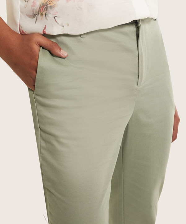 Pantalon Capri Unicolor image number null