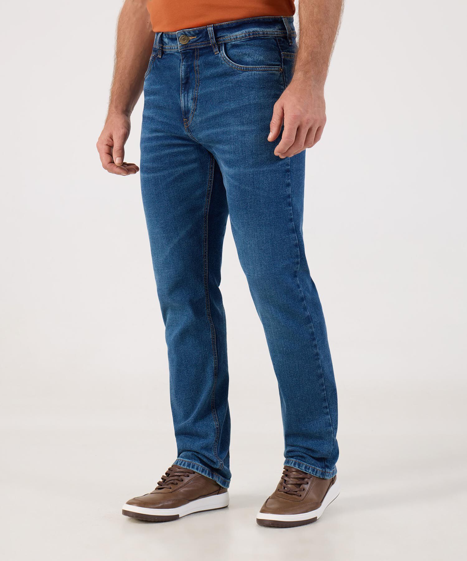 Jeans Rectos con Lavado Tradicional Hombre
