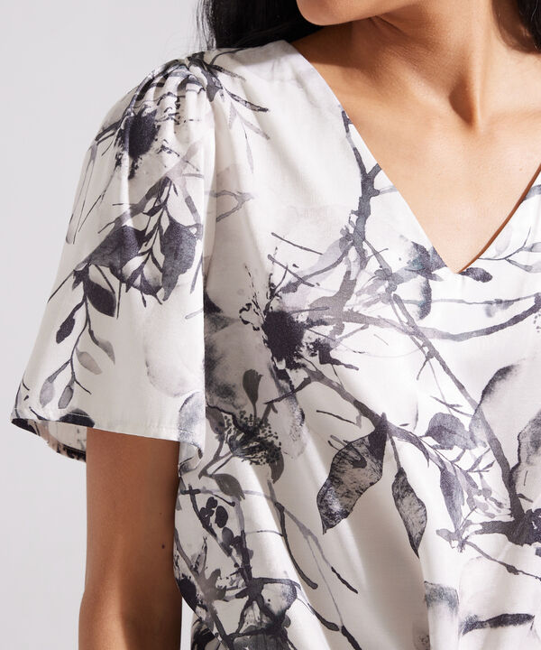 Blusa Estampada Escote En V Manga Corta