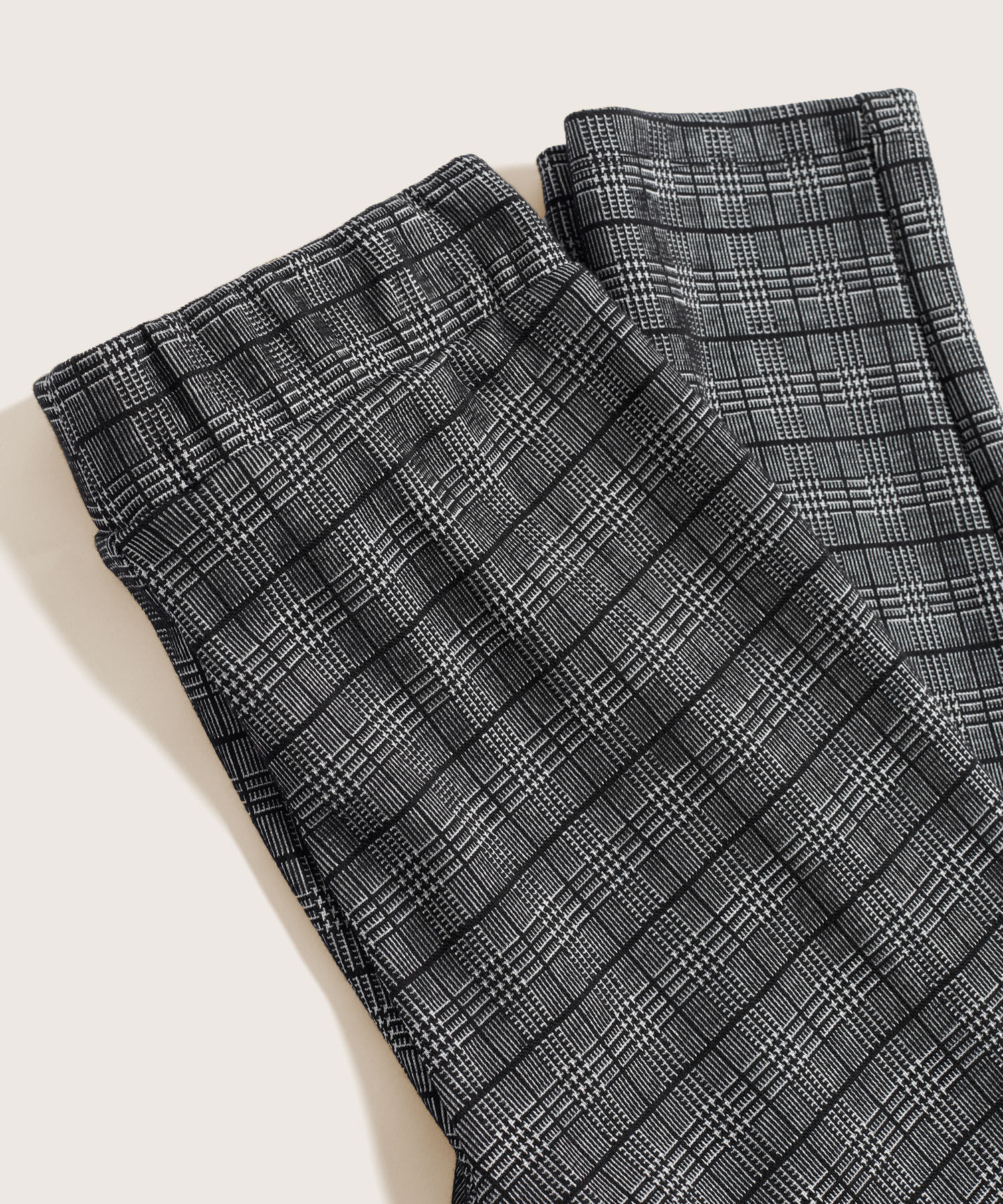 Leggings Prete&ntilde;ido Con Corte