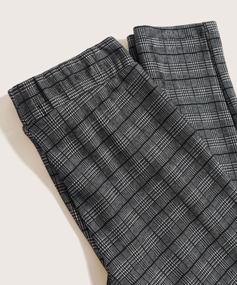 Leggings Prete&ntilde;ido Con Corte